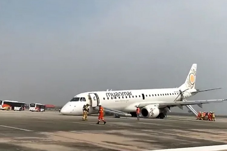 Pilot prizemljio avion bez prednjih točkova