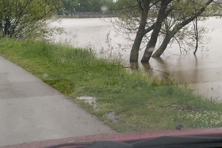 Sirene za uzbunu i u Trnu, policija upozorava građane