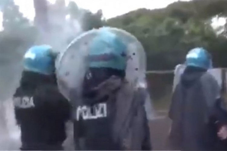 Navijači Lacija napali policiju, ima povrijeđenih