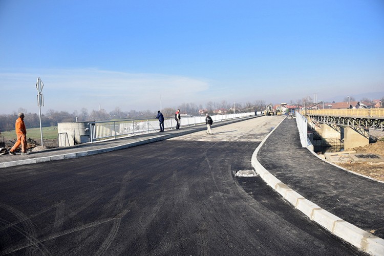 Istražujemo: 4 milijarde slile se za puteve, da li su za to i potrošene?