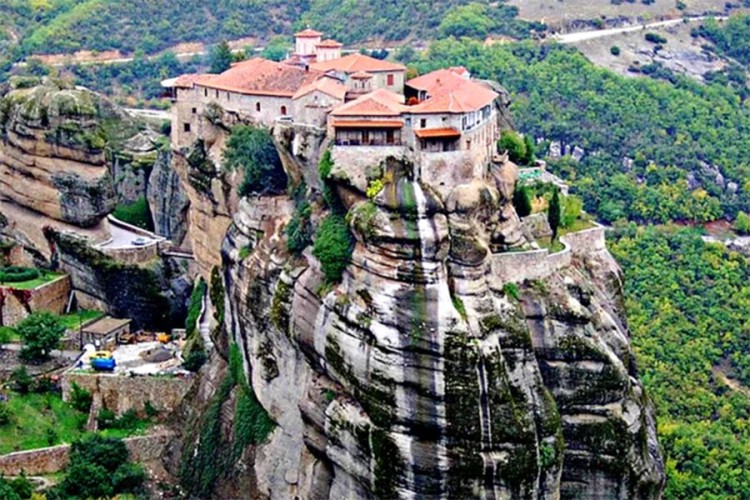 Kako doći do manastira na litici visokoj 500 metara?