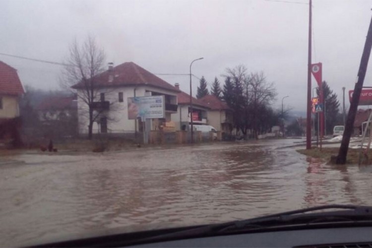Na poplavljenim područjima obaviti protivepidemijsku dezinfekciju