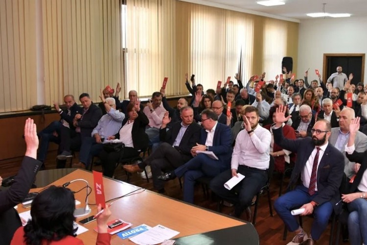 Lagumdžija, Komšić, Lazović  i još četiri istaknuta člana SDP-a isključeni iz stranke