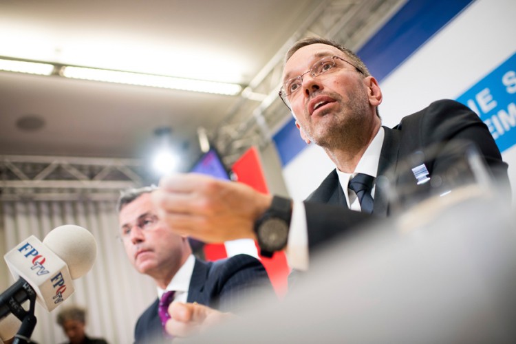 "Puca" vlada u Austriji: Svi ministri FPO-a podnijeli ostavke