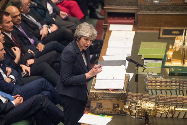 Mej: "Brexit" samo uz podršku parlamenta