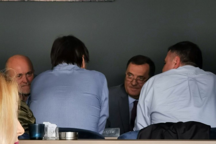 Dodik na kafi sa građanima i stranačkim kolegama u Bijeljini