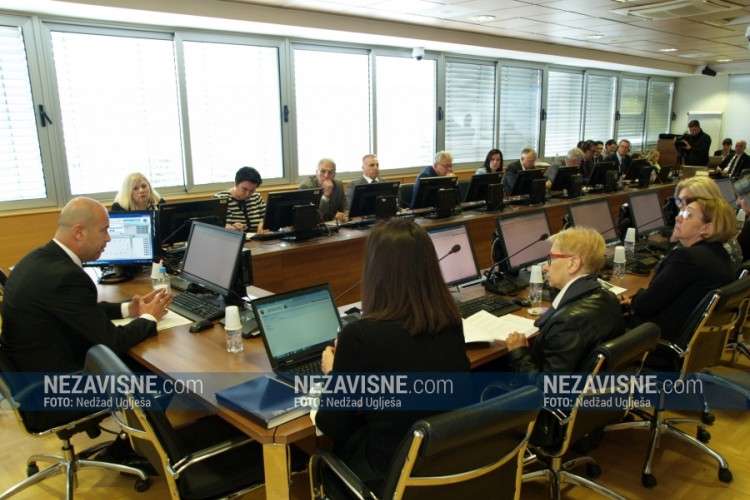 Advokat iz Trebinja poslao kovertu sa 200 KM na sjednicu VSTS-a