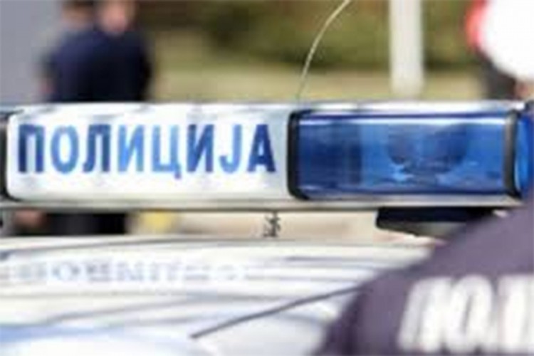 Preminuo tokom vožnje, pa automobilom sletio sa puta