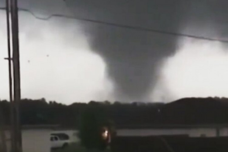 Tornado u Oklahomi srušio hotel, više mrtvih
