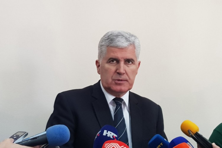 Čović glasao na izborima: Očekujem da BiH ima predstavnika u Evropskom parlamentu