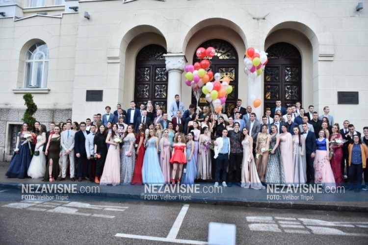 Maturante SC "Gemit-Apeiron" ni loše vrijeme nije omelo da proslave kraj đačkih dana