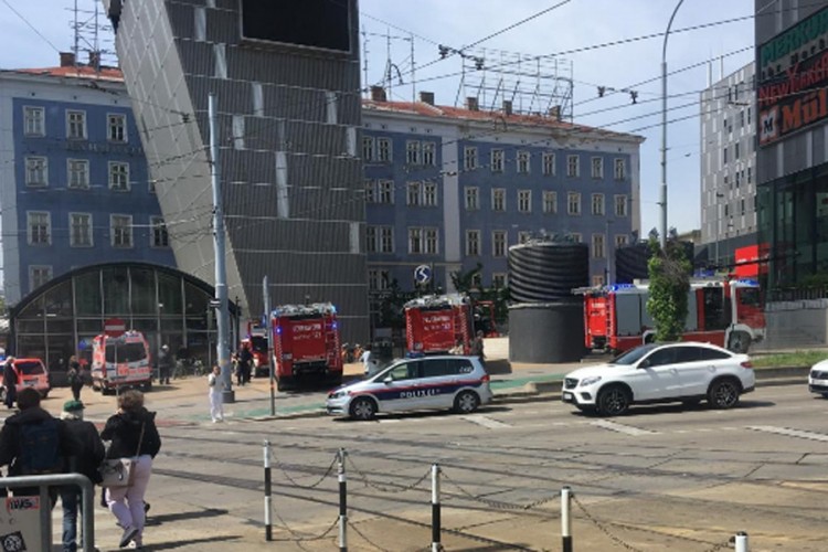 Iračanin gurnuo Balkanca pod voz zbog slušalica i naočara