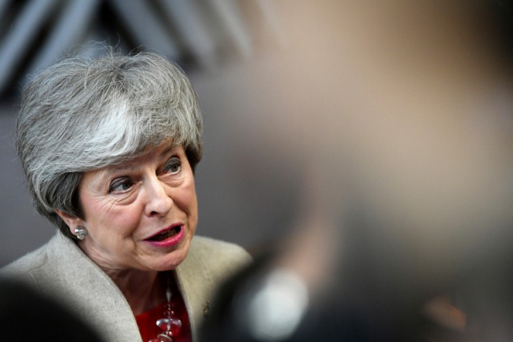 Mej: Najbolja opcija za Veliku Britaniju je Brexit uz sporazum sa EU