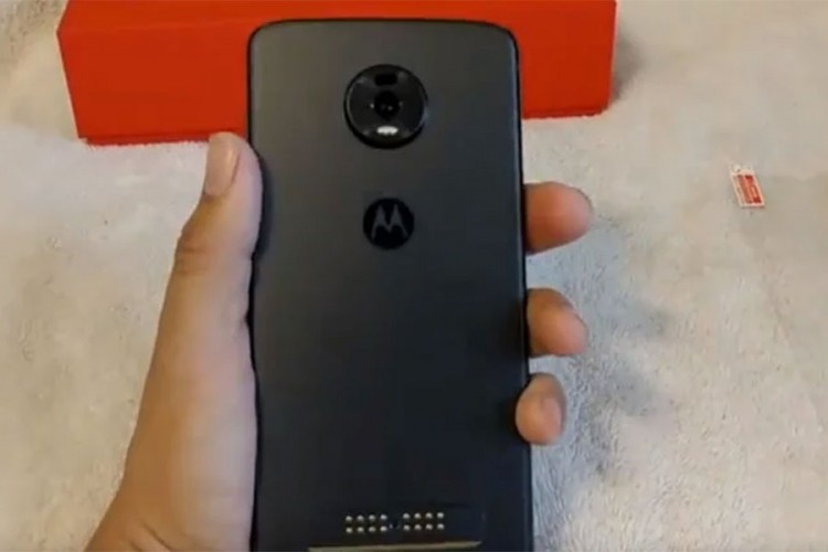 Na Amazonu kupio telefon "koji ne postoji"