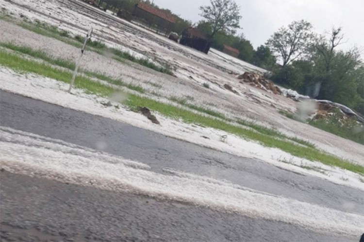 Nevrijeme protutnjalo regionom: Grad u Subotici, obilna kiša i poplave u Istri i Šibeniku