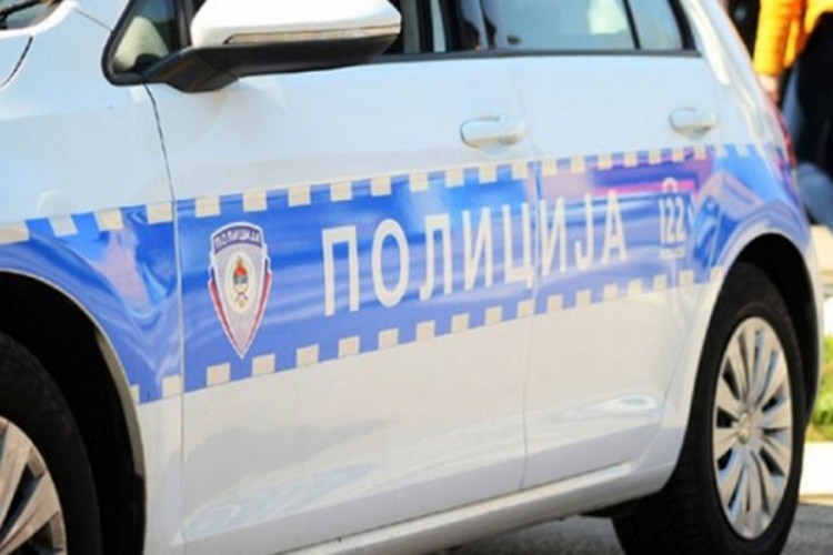 Ukrali auto pa sletjeli