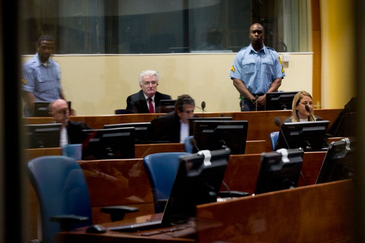 Karadžićeva odbrana traži naknadu za dodatne radne sate