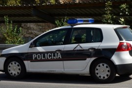 Jedna osoba povrijeđena u sudaru pežoa i autobusa