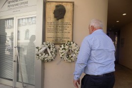 Položeni vijenci ispred rodne kuće Veselina Masleše u Banjaluci