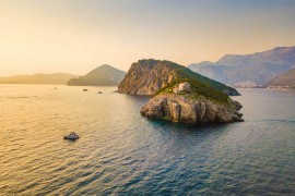 Budvansko ostrvo među devet najljepših plaža Evrope