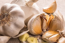 Genijalan trik za čišćenje bijelog luka