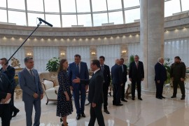 Srdačan susret Dodika i Medvedeva u Minsku