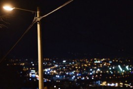 Poginuo mijenjajući sijalicu na rasvjeti