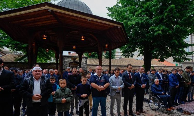 Šta znači "Bajram šerif mubarek olsun"?