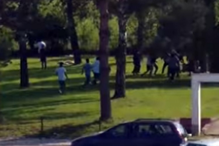 Objavljen snimak masovne tuče migranata u Velikoj Kladuši