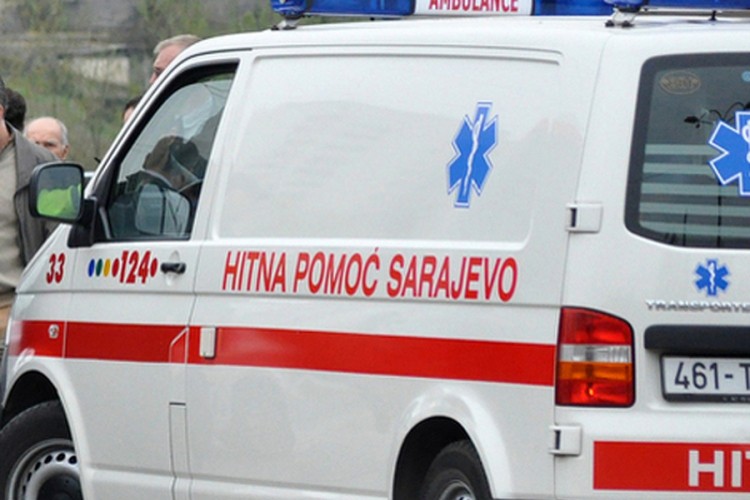 Prevrnuo se automobil u tunelu na autoputu kod Sarajeva, ima povrijeđenih