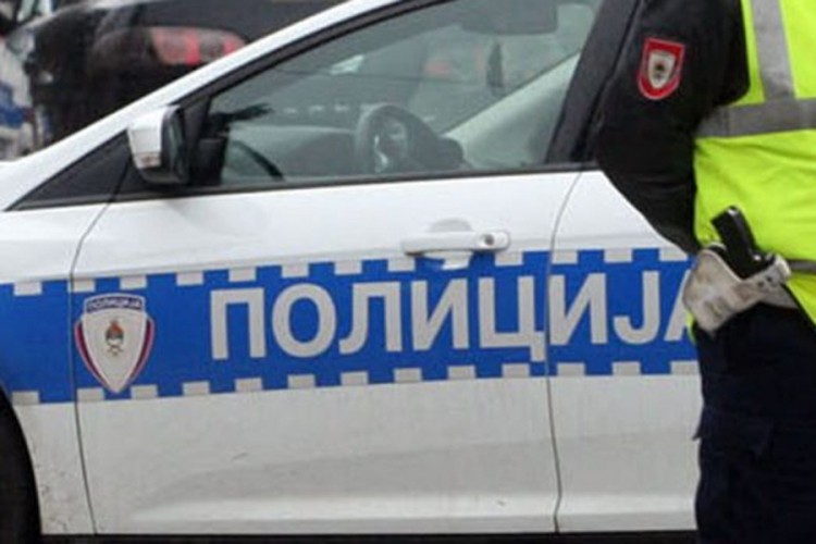 Tri lica povrijeđena u saobraćajnoj nezgodi