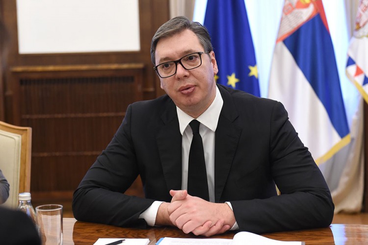Vučić telefonom sa Merkelovom i o Kosmetu