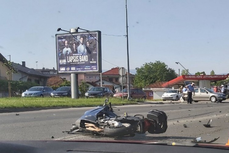 Nezgoda u Banjaluci, povrijeđen motociklista