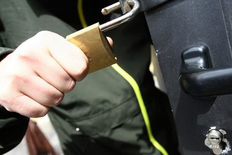 Ukrao novac iz kafića pa potrošio