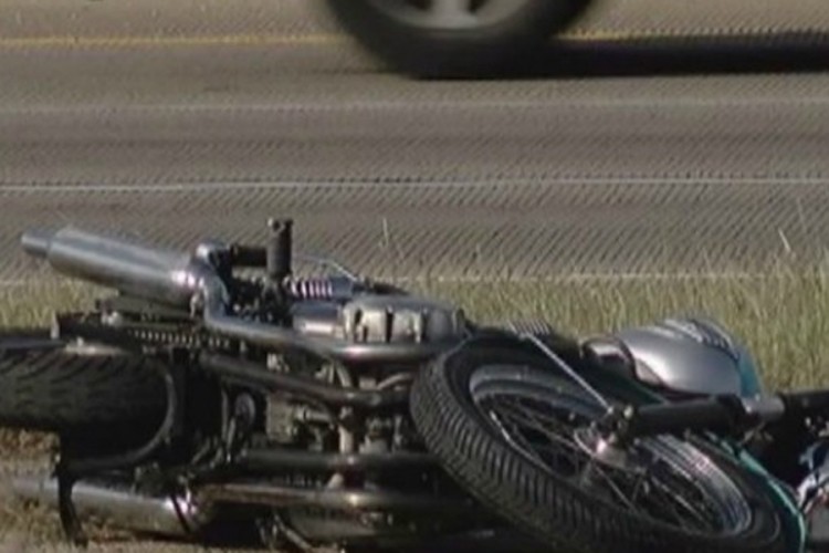 Motociklista povrijeđen u sudaru s traktorom