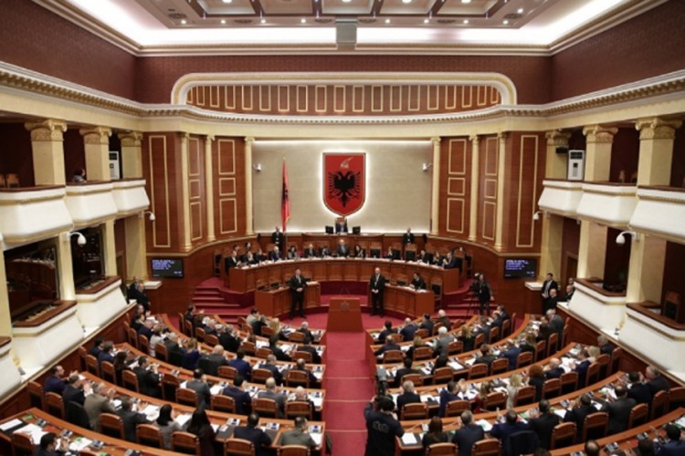 Parlament razriješio albanskog predsjednika