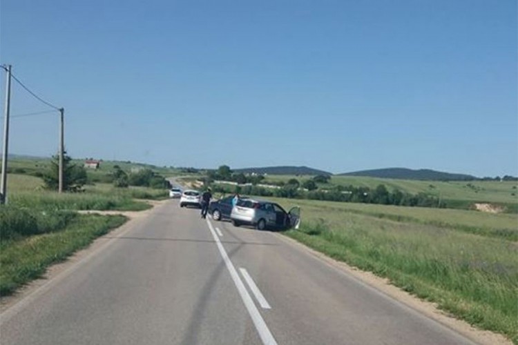 U direktnom sudaru kod Tomislavgrada povrijeđeno više osoba