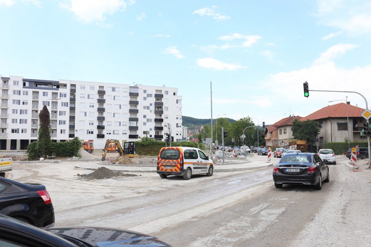 Potpuna obustava saobraćaja kod na Laušu kod "Sirana"