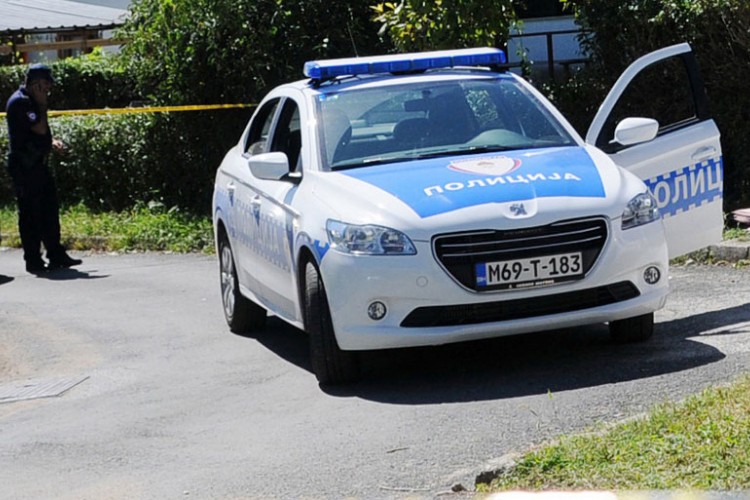 Sudar dva "audija" kod Dervente, teško povrijeđen jedan vozač