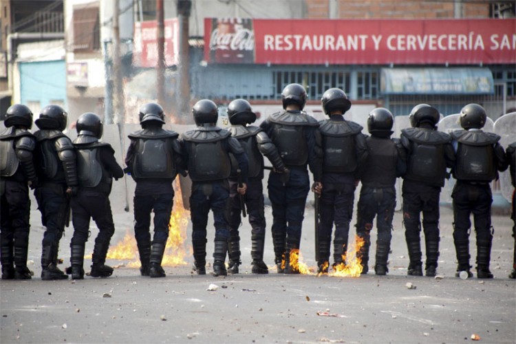 Policija rastjerala žute prsluke  na početku protesta