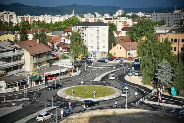 Kružni tok na Laušu zvanično pušten za saobraćaj