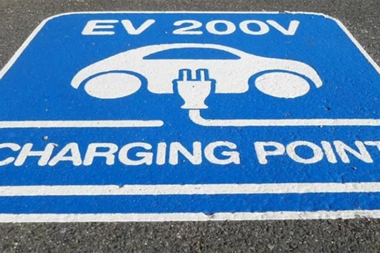 London planira da postavi 50.000 punjača za e-vozila
