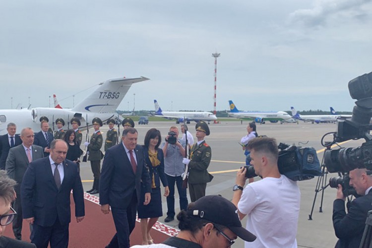 Dodik dočekan u Minsku uz najviše državne počasti