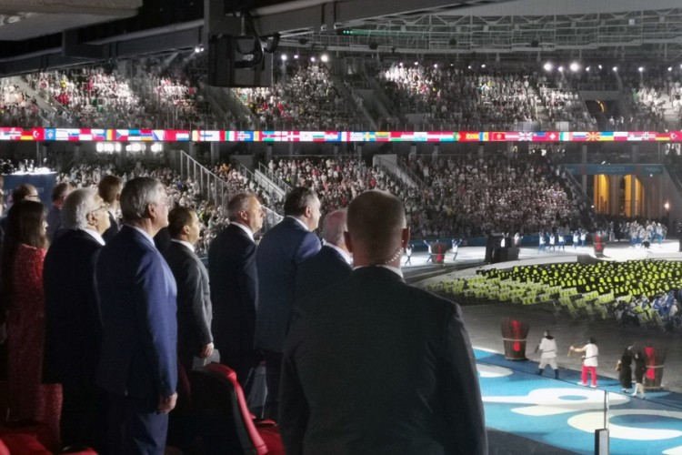 Dodik napustio svečanu ložu tokom defilea sportista sa Kosova