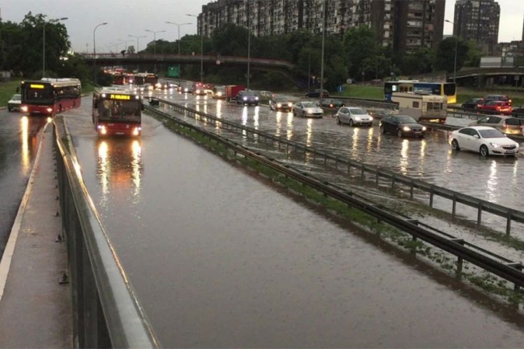 Zatvoren autoput Beograd-Zagreb