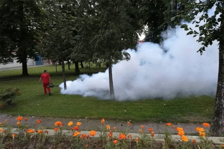 Ponovo zaprašivani komarci u Kozarskoj Dubici