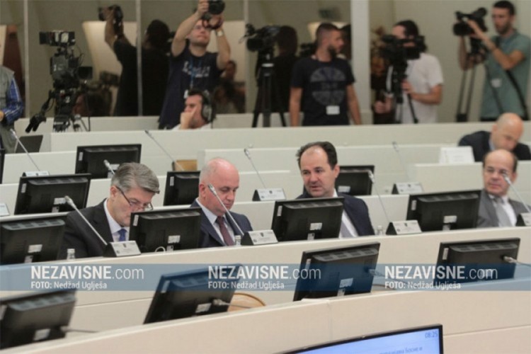 Nastavljena sjednica Predstavničkog doma BiH, poslanici raspravljaju o migrantima