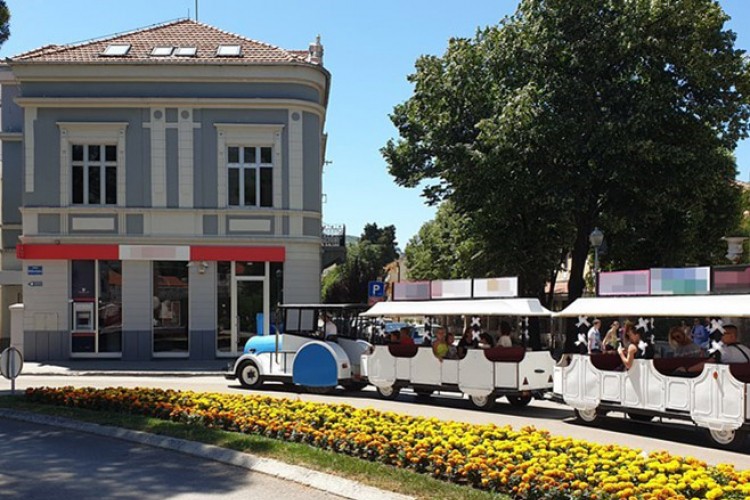 Turistički vozić napravio prvu probnu vožnju ulicama Trebinja