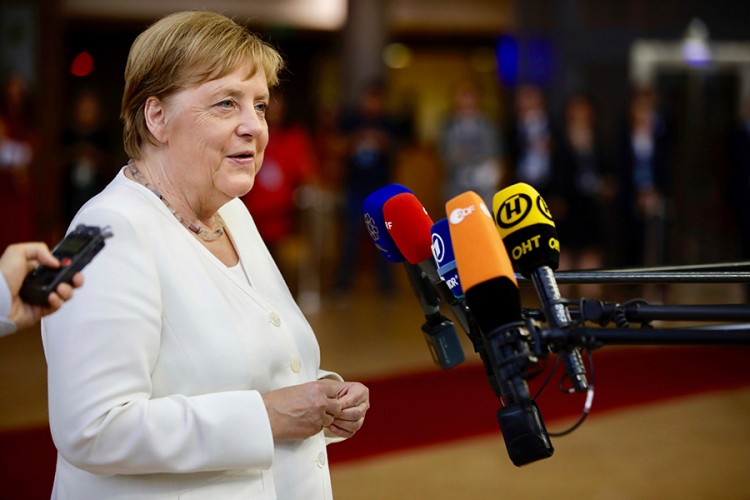 Šta stručnjaci kažu o zdravlju Angele Merkel?