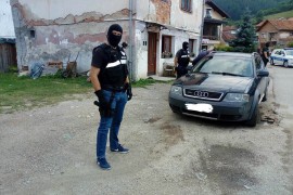 Policija kod sveštenika pronašla eksploziv i municiju